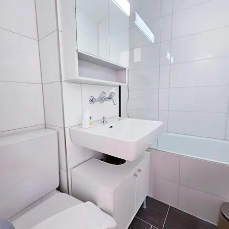 Downtown Deluxe With Queen Bed Be-46 דירה ציריך